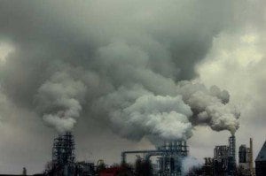 Nubi inquinanti prodotte da una fabbrica